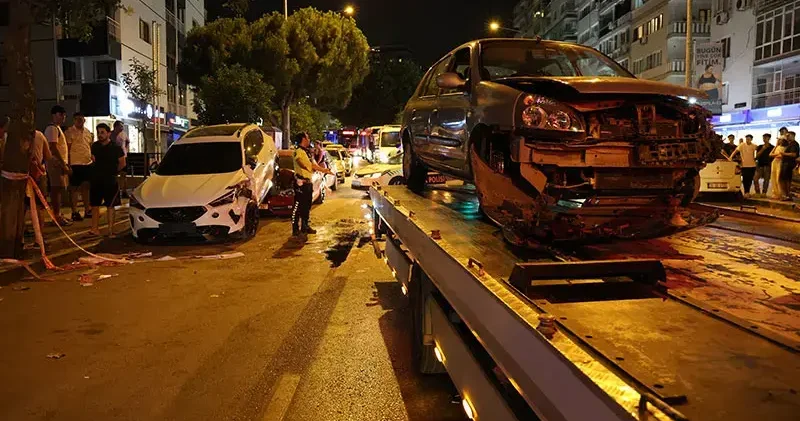 Seyir halindeyken kalp krizi geçirip park halindeki araçlara çarpan sürücü hastanede öldü