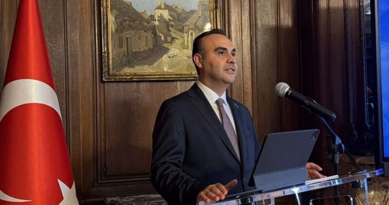 Bakan Kacır dan Paris te yatırım çağrısı