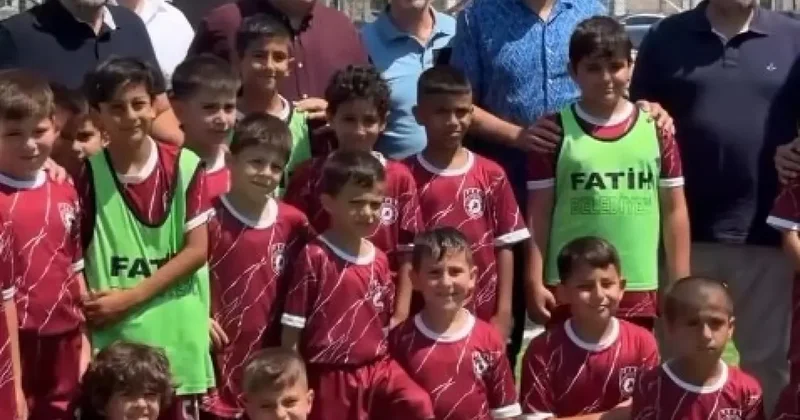Başkan Turan duyurdu: İstanbul a UEFA ve FIFA standartlarında yeni stat