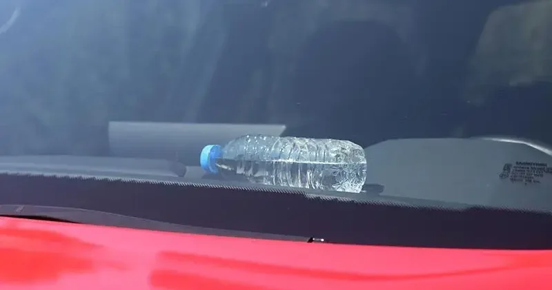 Park halindeki araçlarda sıcaklık nedeniyle yangın riskine karşı uyarı