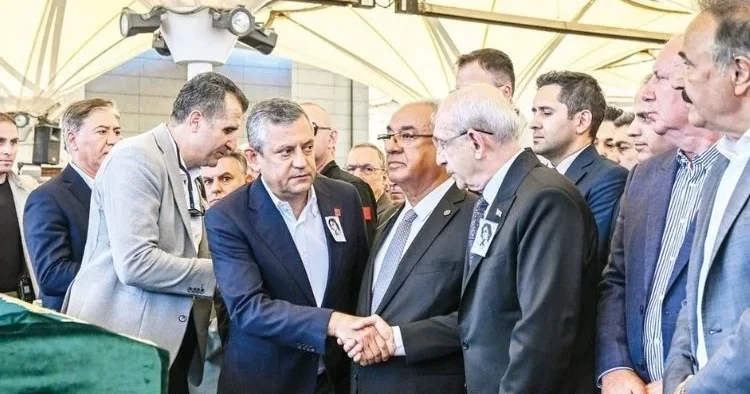 Olcay Baykal son yolculuğuna uğurlandı… Cenazede buluştular
