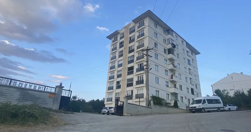 7. kattan düşen çocuk hayatını kaybetti