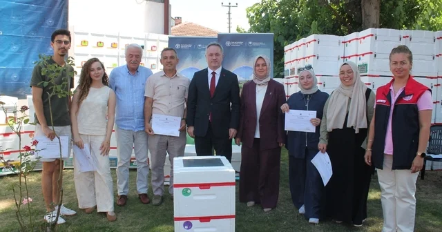 Genç arıcılara 380 adet arısız strafor kovan dağıtıldı Genç arıcılara katılım belgeleri verildi Düzce Haberleri Habertürk Yerel Haberler