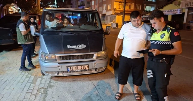 Bursa polisinden Huzur uygulaması: 1 kişi yakalandı, 24 sürücüye ceza yazıldı Bursa Haberleri Habertürk Yerel Haberler