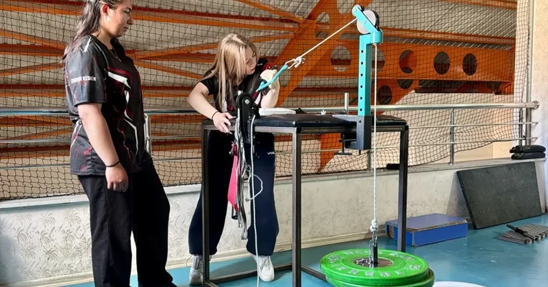 Beden eğitimi öğretmeni keşfetti! Türkiye nin en iyilerinden oldu