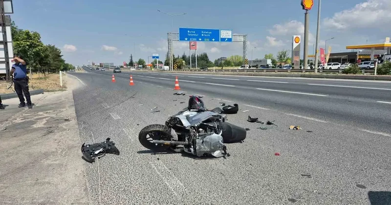 Eskişehir’de otomobile arkadan çarpan motosikletli yaralandı