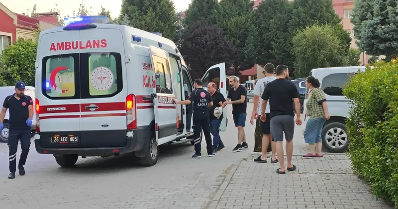 Eskişehir de oğlu tarafından bıçaklanan baba yaralandı