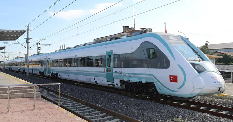 Milli Elektrikli Tren setleri yeni rotasında yolcularla buluşacak