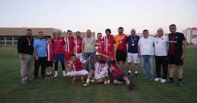 15 Temmuz Şehit Ömer Halisdemir Geleneksel Futbol Turnuvası tamamlandı Niğde Haberleri Habertürk Yerel Haberler