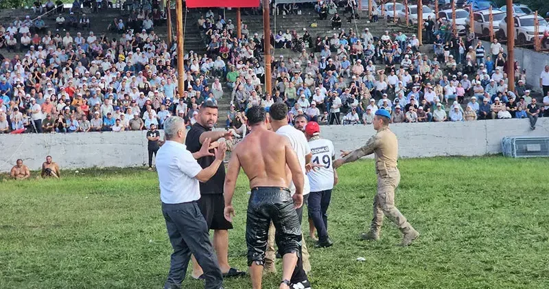 Dağköy yağlı güreşlerinde kavgalı yarı final