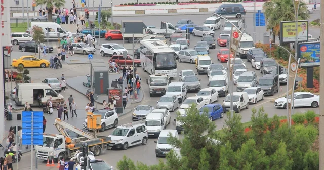 Samsun un trafik yükü artıyor: 1 yılda 37 bin 641 araç artışı Samsun da trafiğe kayıtlı araç sayısı 552 bin 701 e ulaştı Samsun Haberleri Habertürk Yerel Haberler