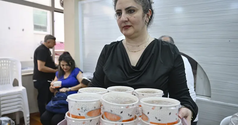 Başkentte Türkmen Alevi Bektaşi Vakfı tarafından aşure dağıtıldı