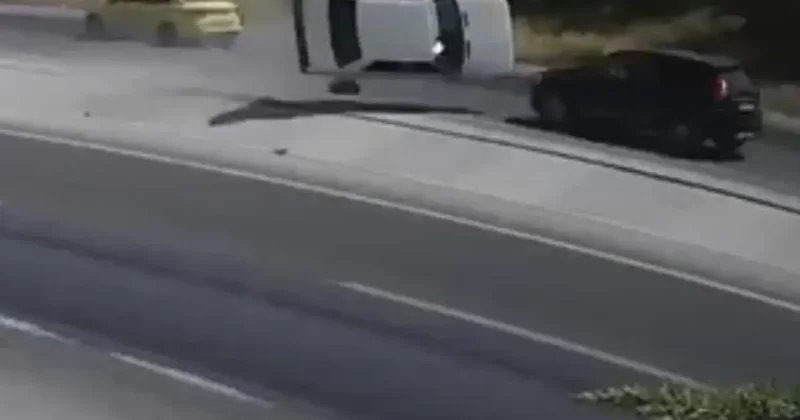 Kopan parça felakete sebep oldu! Uçarak karşı şeride geçti
