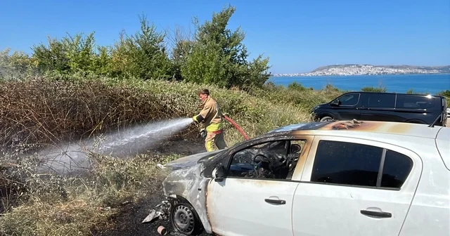 Sinop ta otomobil yandı, otluk alanı tutuşturdu Sinop Haberleri Habertürk Yerel Haberler