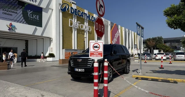 AVM nin otoparkında tepki çekti: 25 milyonluk araç ambulans alanına park edildi Sakarya Haberleri Habertürk Yerel Haberler