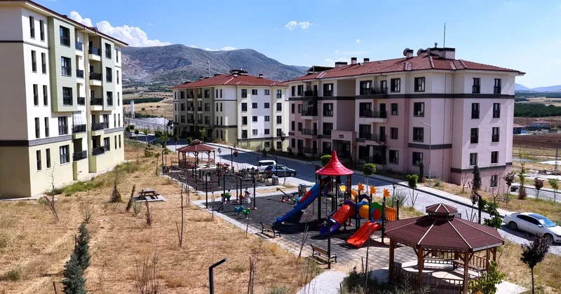 İlk Evim Projesi nde anahtarlar teslim edildi! Bakan Kurum dan İkizce paylaşımı: Her yuvada devletimize olan güven var