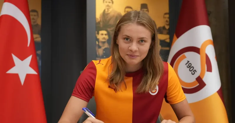 Galatasaray orta sahasını güçlendirdi! Polonyalı yıldız imzayı attı