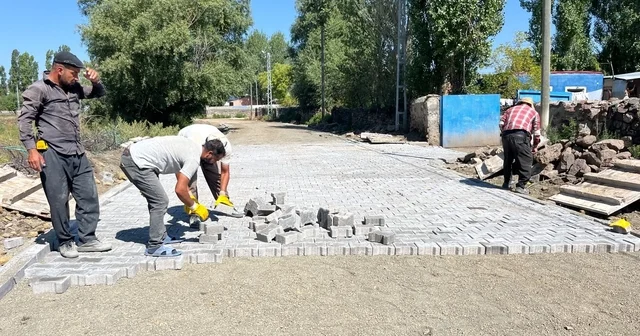 Akyaka da köy yollarının kilit parke taş yapımı sürüyor Kars Haberleri Habertürk Yerel Haberler