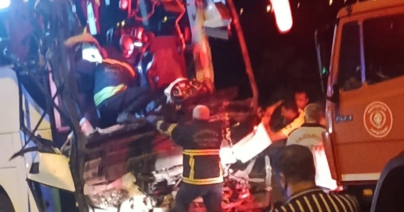 Gaziantep te Otobüs Tır Kazası: 2 Ölü, 22 Yaralı