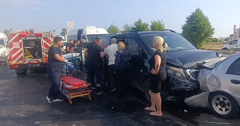 Manavgat ta zincirleme felaket: 6 araç birbirine girdi, 6 sı turist 17 kişi yaralandı! Sözcü Gazetesi