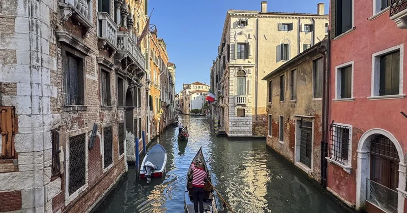 Venedik te turiste 7 euro müzik ücreti sürprizi