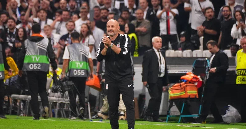 Maç bitti, Italiano’ya özel şarkı çaldı! İtalyan hocaya Beşiktaş tribünlerinden büyük destek Sözcü Gazetesi