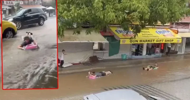Şişme yataklarla sel sularında yüzdüler