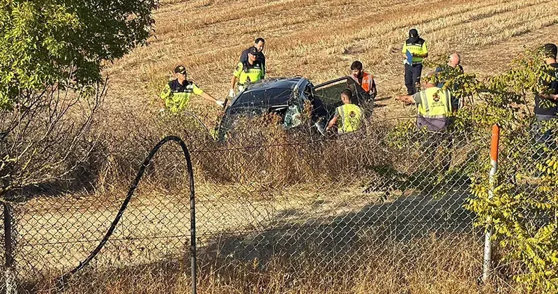 Tekirdağ da otomobil takla atarak tarlaya devrildi: 1 ölü, 2 yaralı
