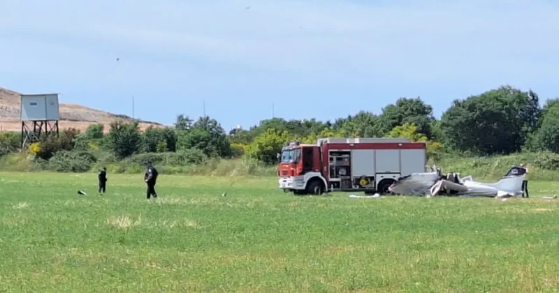 Mısır tarlasına uçak düştü, pilot öldü