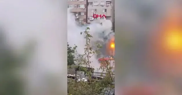 Sokak ortasında alev topuna döndü! Kağıthane’de korkutan patlama anı