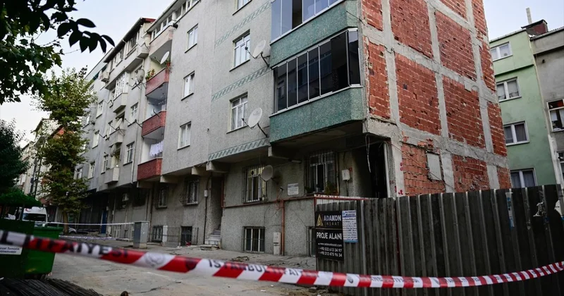 Sultangazi de iki apartman tahliye edildi