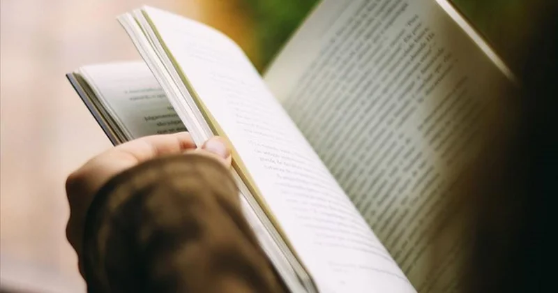1700 yıllık nadir Odysseia parçası kütüphane kitabının arasında bulundu