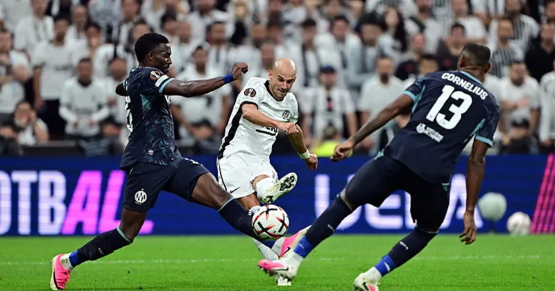 Beşiktaş Marsilya maçında sakatlık şoku! Cerny maça devam edemedi...