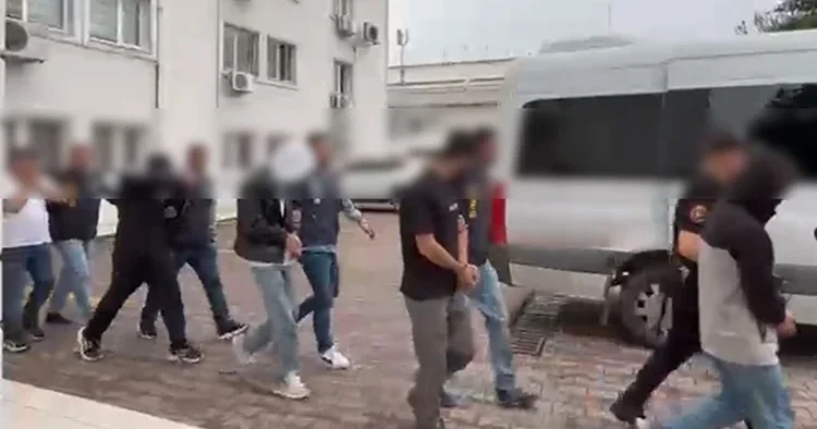 562 milyon liralık tezgah Para karşılığında kullandırtıyorlardı... Yasa dışı bahis operasyonunda 26 tutuklama