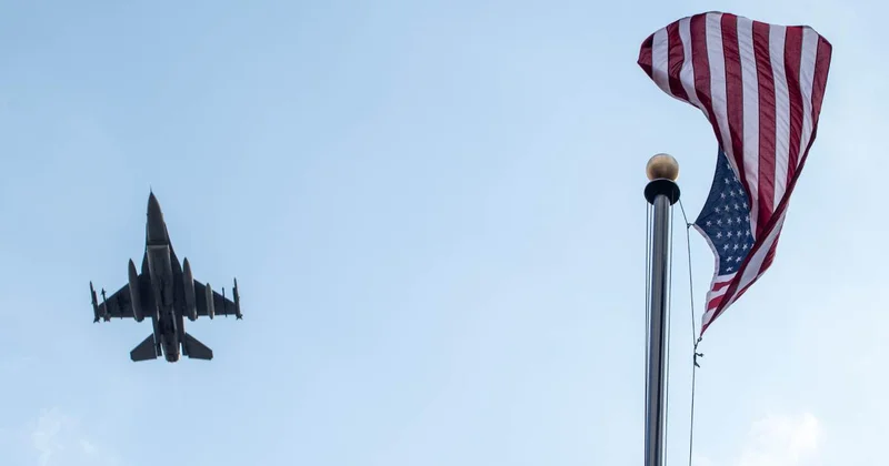 ABD nin Michigan eyaletinde eğitim sırasında F 16 savaş uçağı düştü