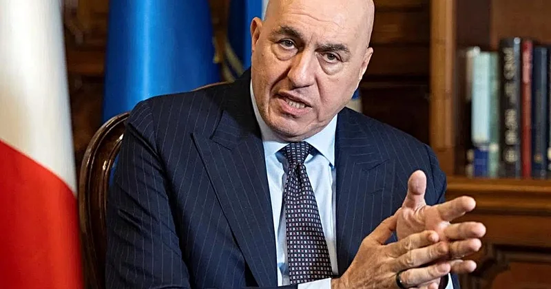 İtalya, Babu l Mendeb deki İtalyan gemileri için donanmasını harekete geçirdi