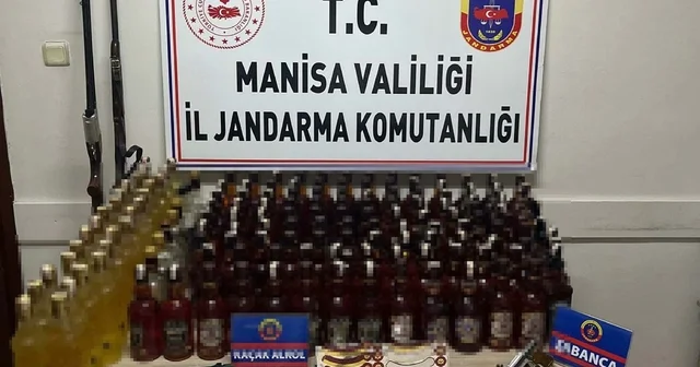 Evinde sahte içki ve ruhsatsız silahlarla yakalanan şüpheliye gözaltı Manisa Haberleri