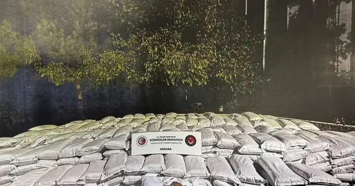 Ankara da 12 ton 900 kilogram kaçak tütün ve 15 milyon 640 bin makaron ele geçirildi