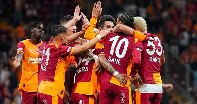 Galatasaray futbolcunun oyunlarına yenik düşmüştür