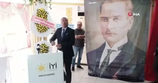 İYİ Parti Tarsus kongresinde kürsü krizi: Gerginlik, arbede ve ara
