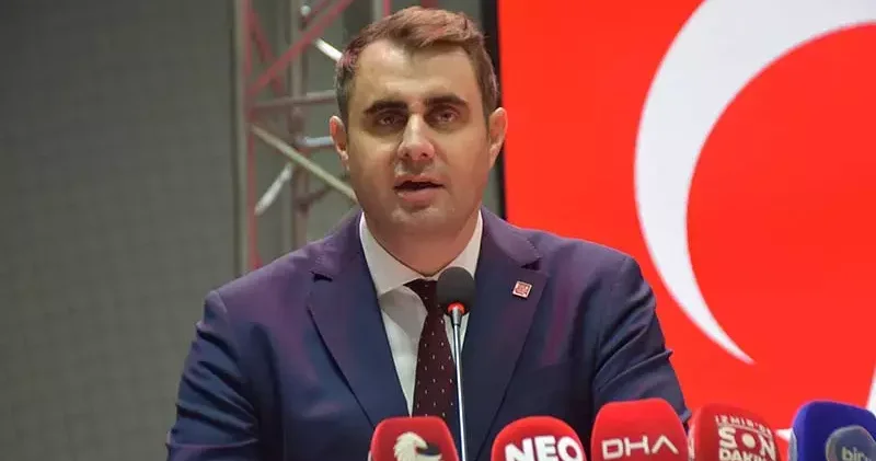 CHP İzmir İl Kongresi sona erdi: Çağatay Güç, yeni il başkanı seçildi