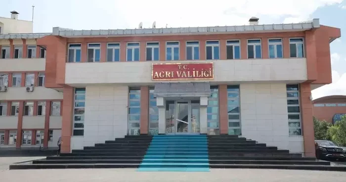 Ağrı Valiliğinden ineğin araçla sürüklendiği iddialarına ilişkin açıklama