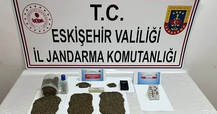 Yer: Eskişehir! Üzerlerinde uyuşturucu bulundu... 1 kişi tutuklandı