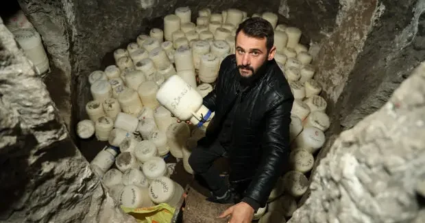 Sivas haberleri Sivas ta 2 bin yıllık peynir oteli gören şaşkına dönüyor 18 Ekim 2025