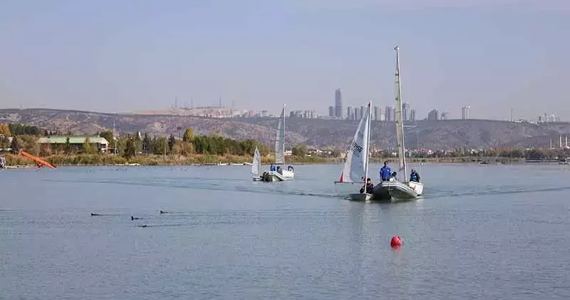 Mogan Gölü nde yelken etkinliği