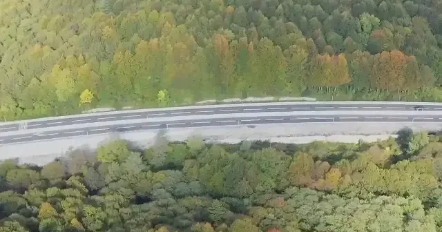 Bolu Dağı’nda sonbahar büyüsü: Sürücüler renk cümbüşü arasında yolculuk yapıyor VİDEO İZLE