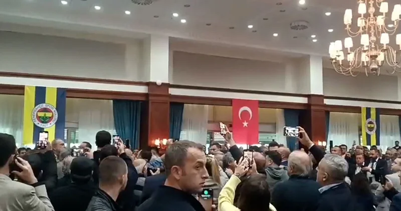 Fenerbahçe YDK Toplantısı’nda gerginlik!