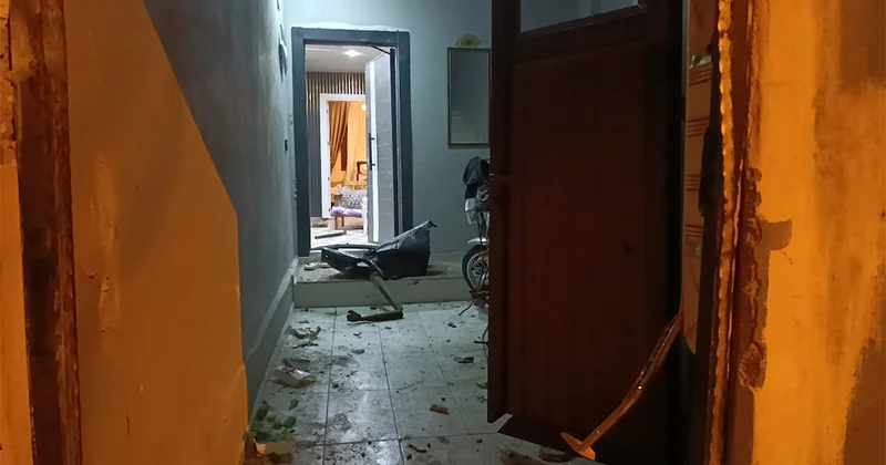 İçeride 2’si çocuk 5 kişi vardı! Eve el yapımı patlayıcıyla saldırı Sözcü Gazetesi