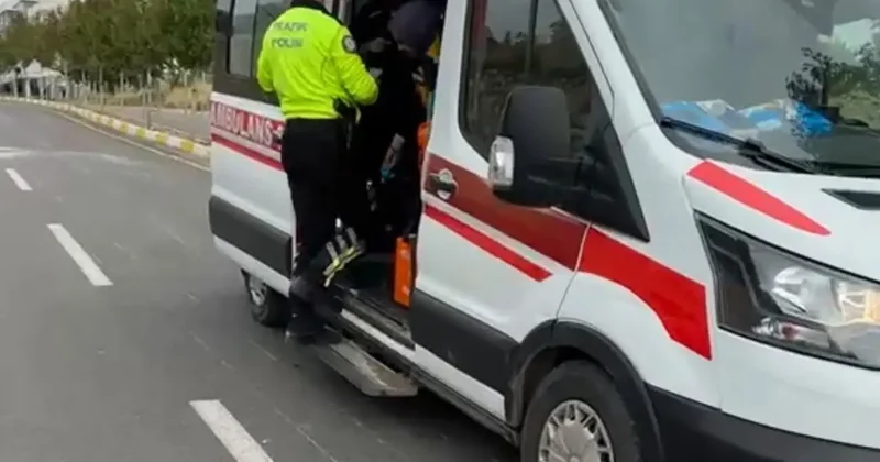 Karayolundaki parke taşına çarpan motosiklet devrildi: 1 yaralı