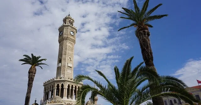 İzmir in simgesi tarihi Saat Kulesi 125 yıldır zamana meydan okuyor Sultan 2 inci Abdulhamid in hediyesi olan tarihi İzmir Saat Kulesi 125 yaşında İzmir Son Dakika Haberleri Habertürk Yerel Haberler